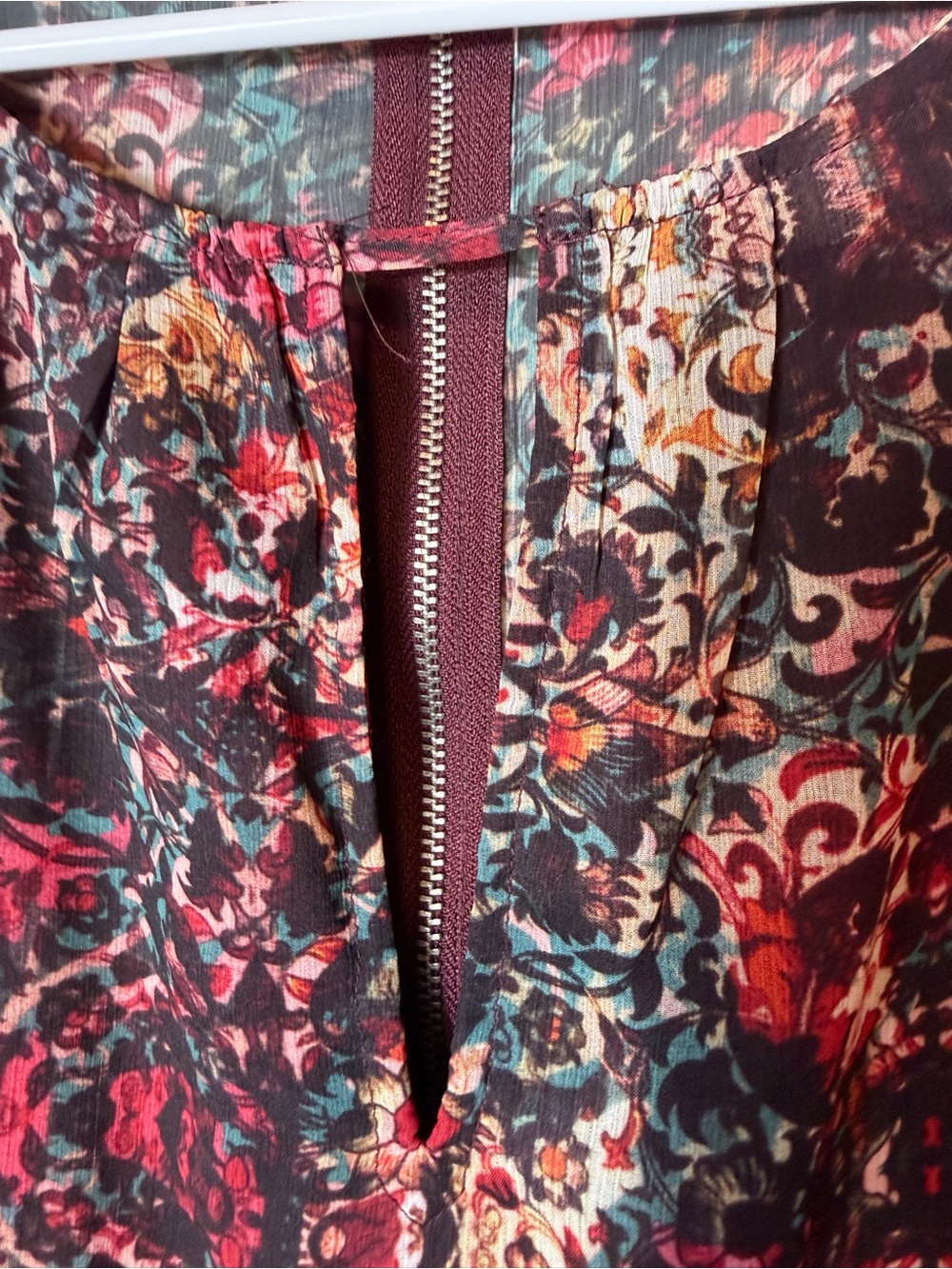 Abercrombie & Fitch Long-Sleeve Floral Print Dress - Red,‎ Black, Cream Large - Picture 3 of 8